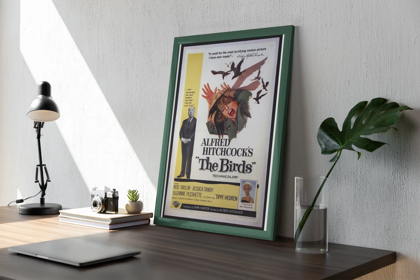 Poster les oiseaux Alfred Hitchcock, poster thriller Hitchcock Trendsandprints