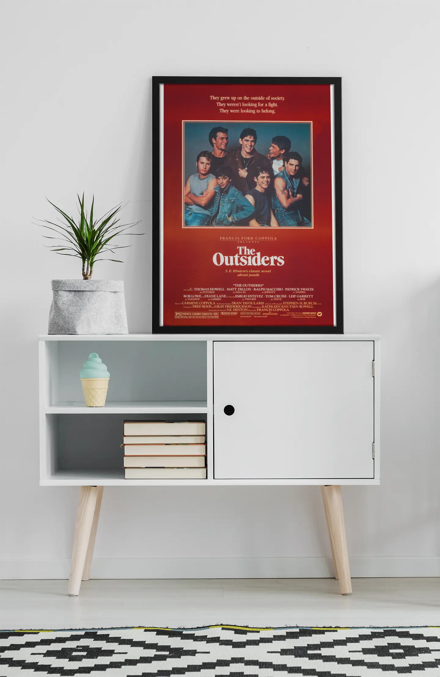 Poster the outsiders 1983, film avec Tom Cruise, Patrick Swayze, film Francis ford coppola Trendsandprints